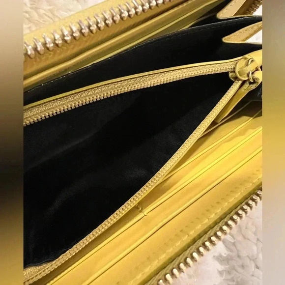 AS-IS Yves Saint Laurent Cassandra Patent Leather Zip Around Long Wallet USED - Picture 7 of 7